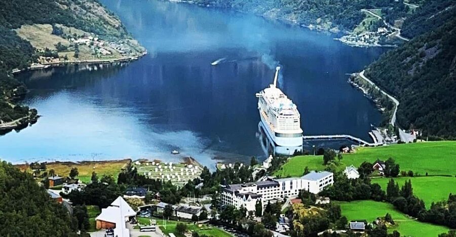 From Geiranger: Dalsnibba & Eagle Road Private Tour & Picnic - Leaving Geiranger for Flydalsjuvet