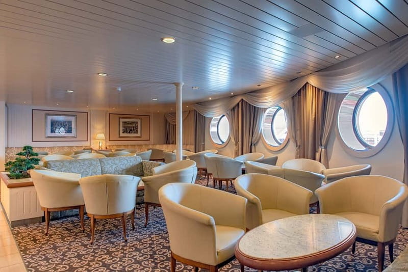 From Stockholm: 3-Day Return Cruise to Tallinn & Breakfast - Who should book this mini-cruise?