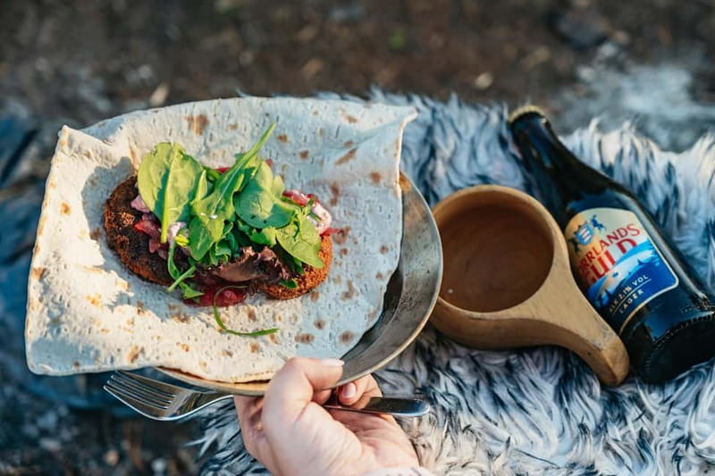 From Stockholm: Moose & Wildlife Safari with Campfire Dinner - The minibus search across several hotspots