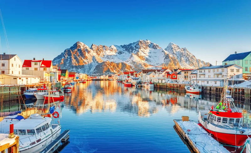 From Svolvaer: 2-Day Lofoten Highlights Photo Tour - Sakrisøy, color and village detail