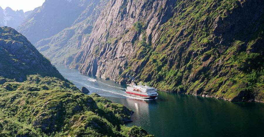 From Svolvær: Hurtigruten Cruise into Trollfjord - Key points to know before booking