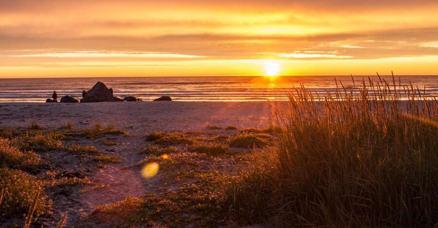 From Svolvær: Midnight sun tour with a photographer - Starting in Svolvær with a small group