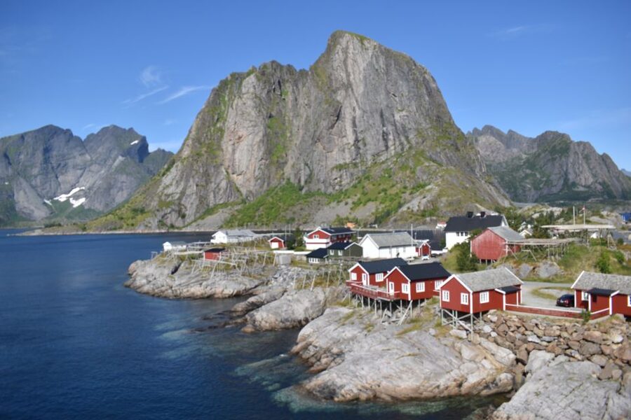 From Svolvaer: Private Lofoten Islands Tour with Transfer - Following the road west from Svolvaer