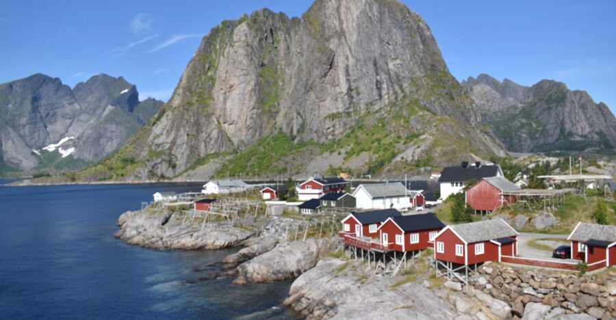 From Svolvaer: Private Lofoten Islands Tour with Transfer - Flakstad fjord and Ramberg Beach