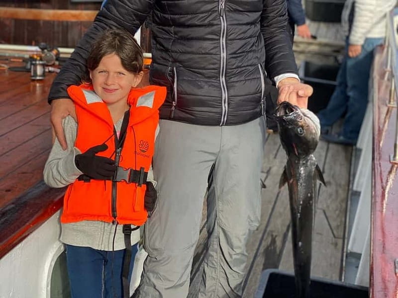 From Svolvær: Taste of Lofoten - Cultural Fishing Experience - From the fishing line to a bowl of soup