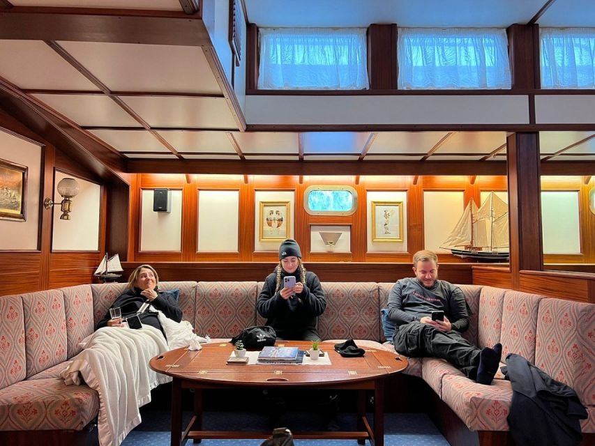 From Svolvær: Taste of Lofoten - Cultural Fishing Experience - Hot drinks, cookies, and a comfortable cabin