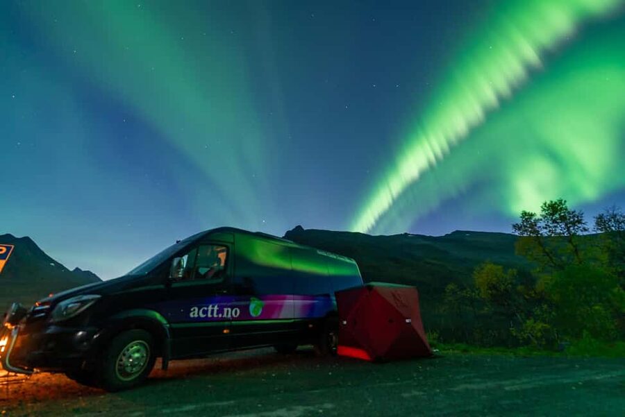 From Tromsø: Aurora Minibus Chase with Portrait and Hot Meal - Portraits, tripods, and better night photos
