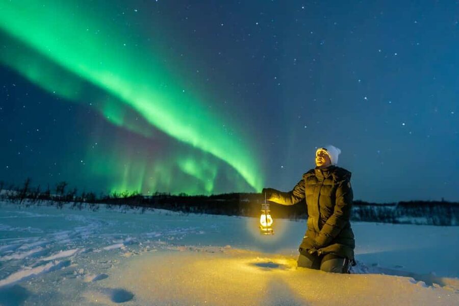 From Tromsø: Aurora Minibus Chase with Portrait and Hot Meal - Who should book this Tromsø tour?