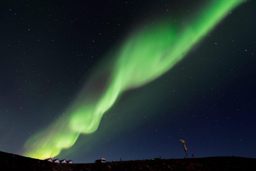 From Tromsø: Aurora Snowshoe Hike - The 30-minute ride to Ersfjordbotn