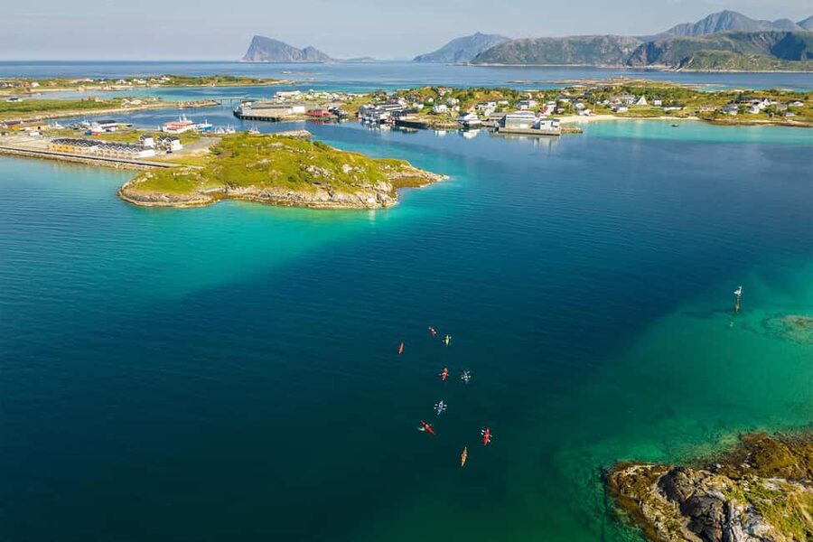 From Tromsø: Sea Kayaking Tour at Sommarøy with Transfer - A white beach, hot drinks, and the tidal zone