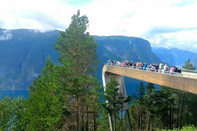 Full Day Private Tour to Flam with Pick Up - Flåm allows a short meal break
