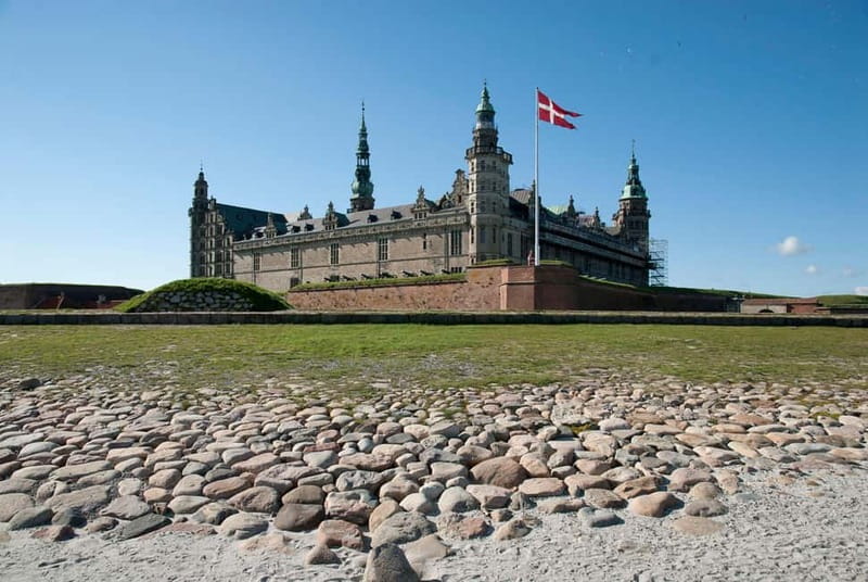 Full-Day Tour; Castle, Palace, Cathedral and Viking Ships - Key points at a glance