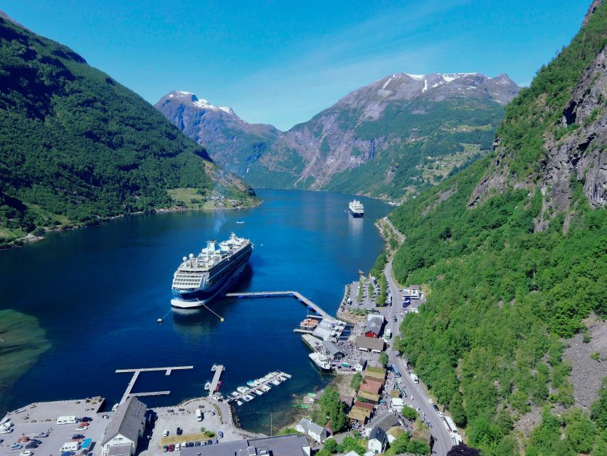 Geiranger: Bus Tour with Multilingual Audio Guide - Why the high views make this Geiranger tour worthwhile