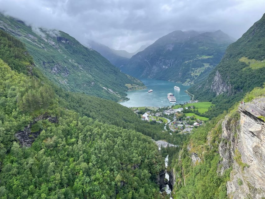 Geiranger Dalsnibba: mini bus tour - Waterfalls and Geiranger’s famous scenery