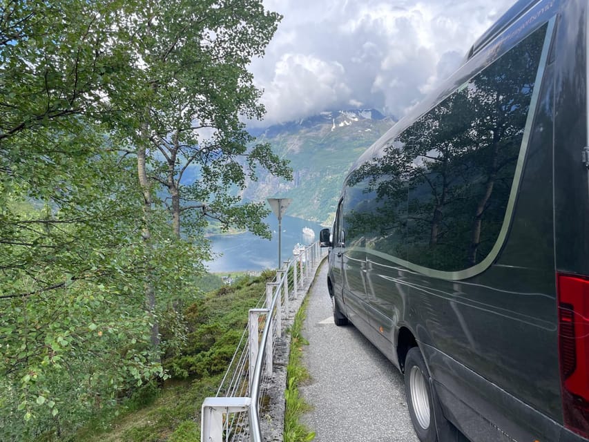 Geiranger Dalsnibba: mini bus tour - The climb to Dalsnibba