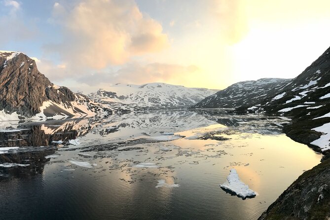 Geiranger: Excursions.no Mount Dalsnibba & Eagle's Bend - Djupvatnet adds snow, water, and mountain silence