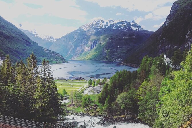 Geiranger: Excursions.no Mount Dalsnibba & Eagle's Bend - Guides add useful context without taking over