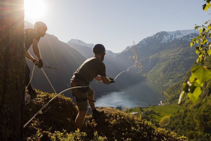 Geiranger: Rappelling tour with epic view - What the rappel feels like