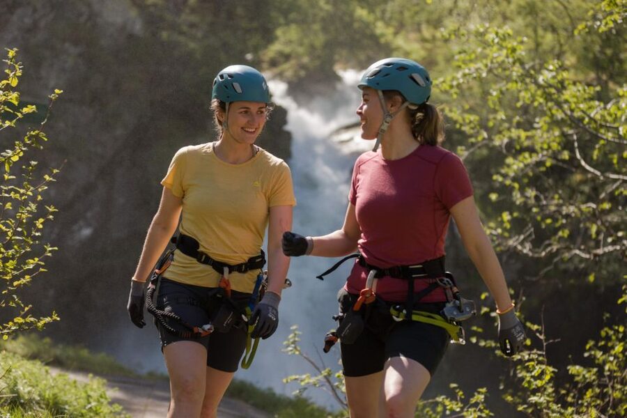 Geiranger: Rappelling tour with epic view - Who should book this Geiranger adventure?