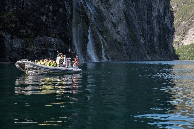 Geiranger: RIB Fjordsafari Geirangefjord - Is the one-hour ride worth $96.63?