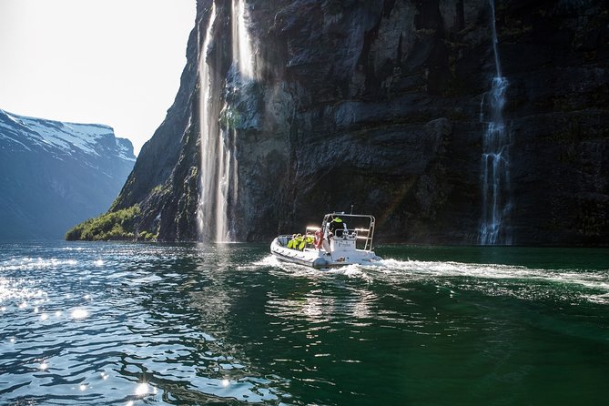 Geiranger: RIB Fjordsafari Geirangefjord - Seven Sisters, the first major sight