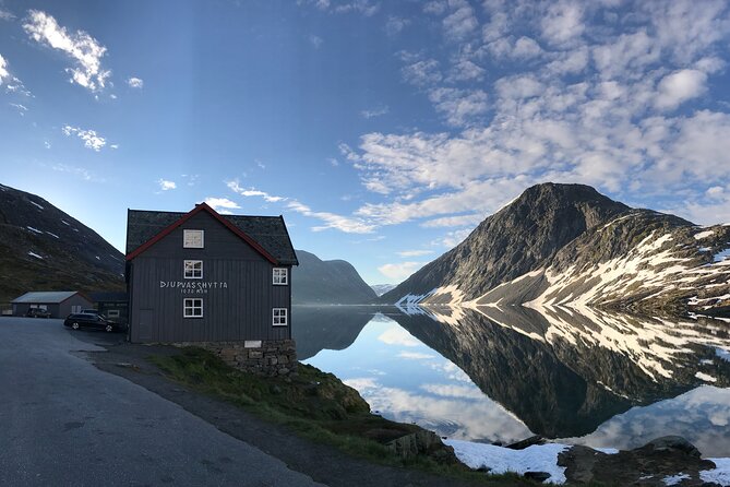 Geiranger: Sky to Fjord Downhill Biking Adventure - Flydalsjuvet, the signature view