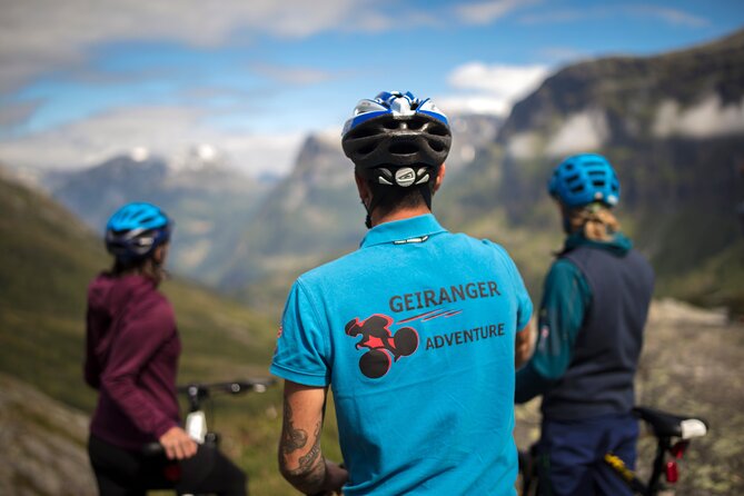 Geiranger: Sky to Fjord Downhill Biking Adventure - The first kilometers: a downhill ride with real road traffic