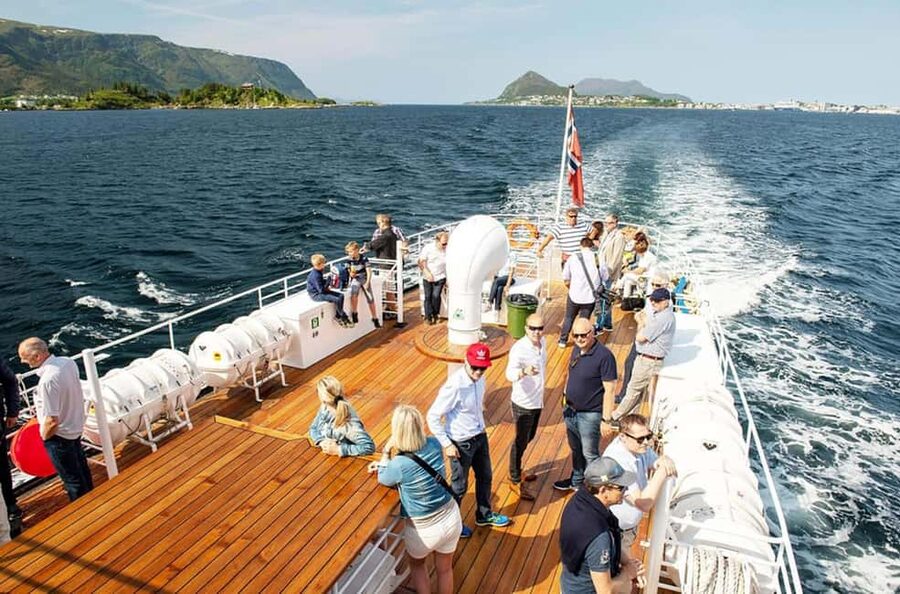Geiranger to Ålesund Bus Tour (one way) - Why this route is more than a transfer