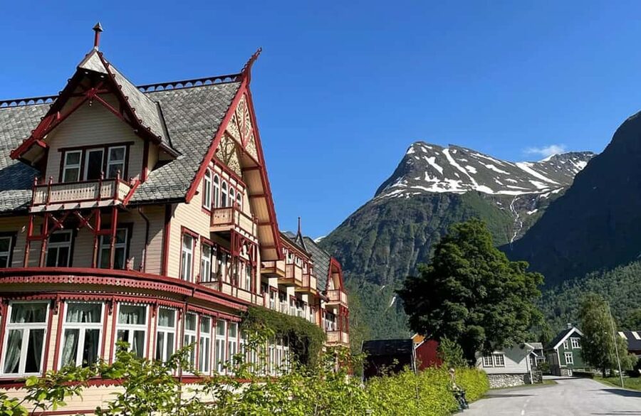 Geiranger to Ålesund Bus Tour (one way) - Nordangsdal valley by bus