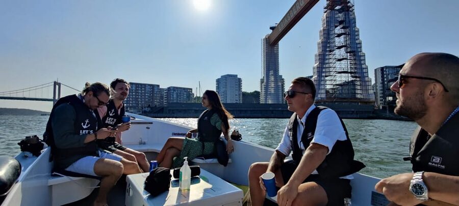 Gothenburg city center: Electric selfdrive boat tour - Why seeing Gothenburg by boat works so well