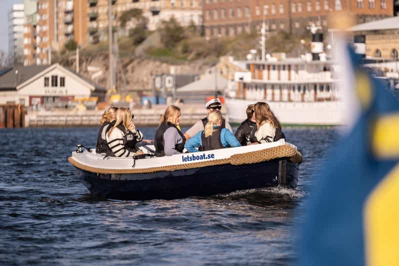 Gothenburg city center: Electric selfdrive boat tour - The $99 price and who gets good value