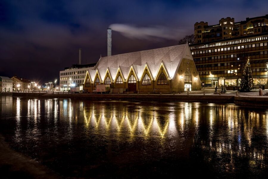 Gothenburg: Express Walk with a Local in 60 minutes - The Fish Church adds character to the route