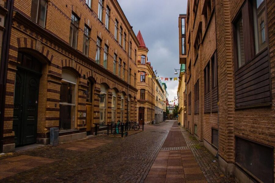 Gothenburg: Express Walk with a Local in 60 minutes - Should you book this Gothenburg walk?