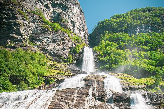 Guided Boat Tour in Geiranger - Timing, meeting point, and cruise-day planning