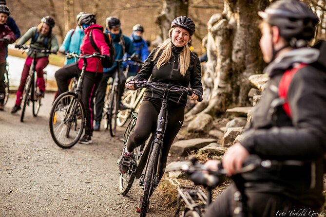 Guided EL-Bike tour in the city of Haugesund and Coastal path - Haugesund by e-bike, with Viking stories along the way