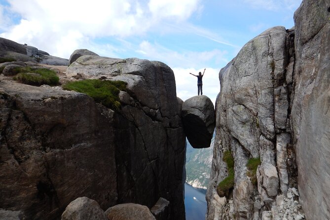 Guided hike to Kjerag and Kjeragbolten - Chains, rock faces, and the hardest sections