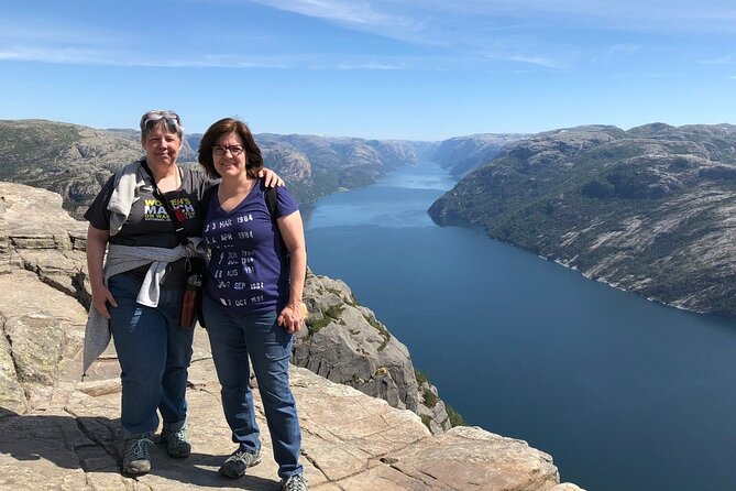 Guided hike to Pulpit Rock Preikestolen - Weather, clothing, and what to pack