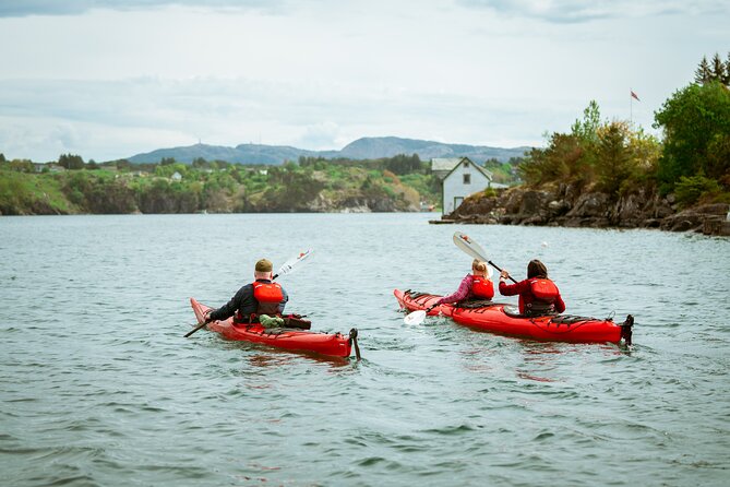 Guided Kayak Tour Bergen - Safety instruction for first-time kayakers