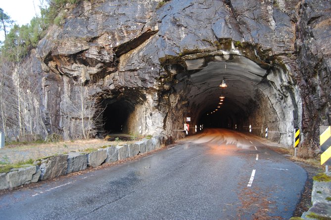 GUIDED TOUR: Secrets of the Fjords - the Osterfjord and Mo, 6.5 hours - Hesjedalsfossen is the offbeat waterfall stop