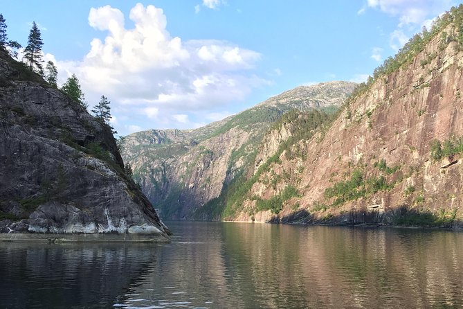 GUIDED TOUR: Secrets of the Fjords - the Osterfjord and Mo, 6.5 hours - Mo is the day’s best place to pause