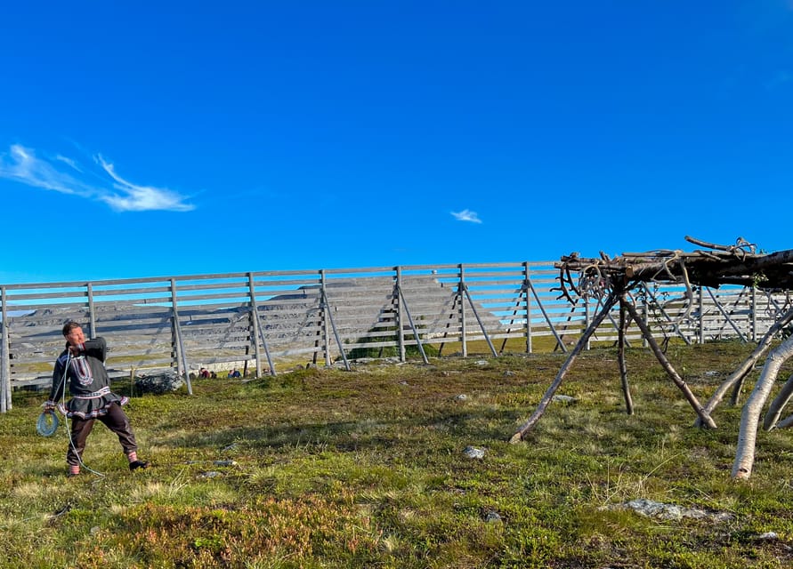 Hammerfest: Guided Tour - Meet Reindeer - Reaching the camp above Hammerfest