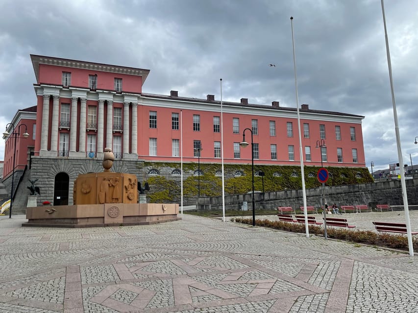Haugesund: Guided Scenic Minibus tour of Haugesund - Is $82 a fair price?