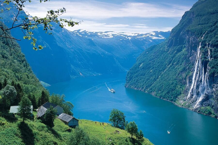 Hellesylt-Geiranger Sightseeing (one way ticket) - Should you book the Hellesylt to Geiranger catamaran?