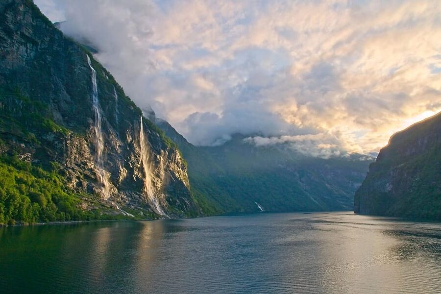 Hellesylt-Geiranger Sightseeing (one way ticket) - Bachelor Waterfall and the fresh-water stop
