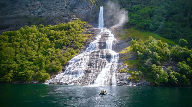 Hellesylt: Guided Geirangerfjord Boat Tour - Should you book the Hellesylt Geirangerfjord boat tour?