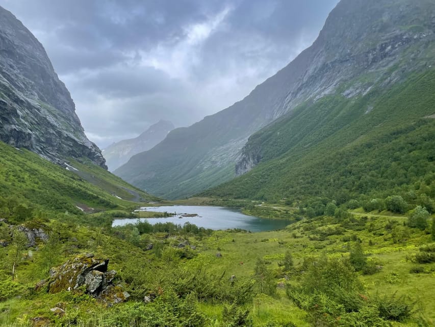 Hellesylt to Norangsdalen: Scenic E-Bike Tour - The snack break: pleasant setting, modest food