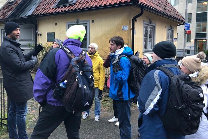 Historical Walking Tour in Restaurant and Bars in Central City - Fish, market stalls, and useful food stops