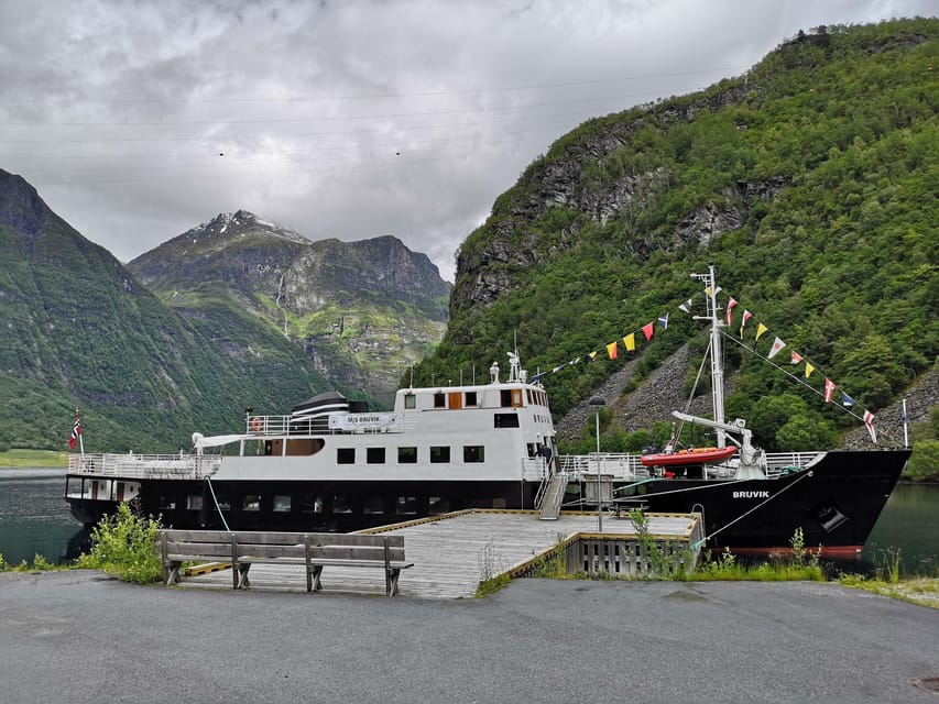 Hjørundfjord Fjord Cruise Afternoon Rountrip from Ålesund - Why Hjørundfjord makes a fine afternoon from Ålesund