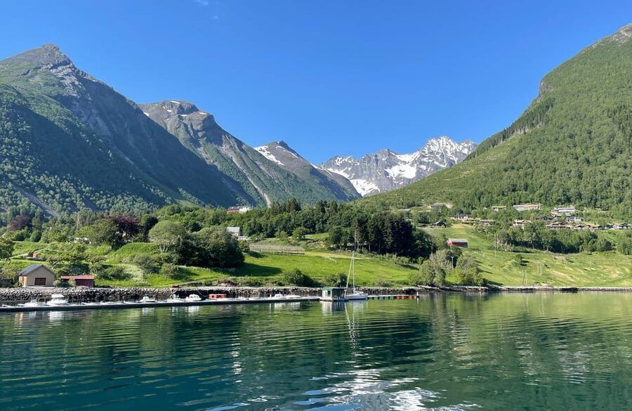 Hjørundfjord Fjord Cruise roundtrip from Ålesund - The Sunnmøre Alps from the water