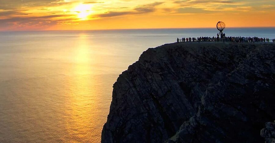 Honningsvåg: North Cape Summer Tour with Sami Family Visit - Reaching the monumental North Cape cliff